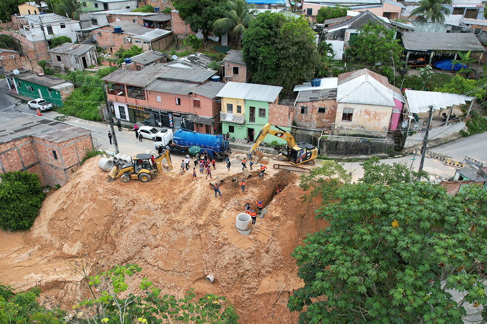 Obra de contenção de erosão na Colônia Antônio Aleixo é intensificada