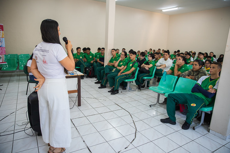 Alunos de escola participam de atividade do Projeto Maria vai à Escola Portal do Marcos Santos